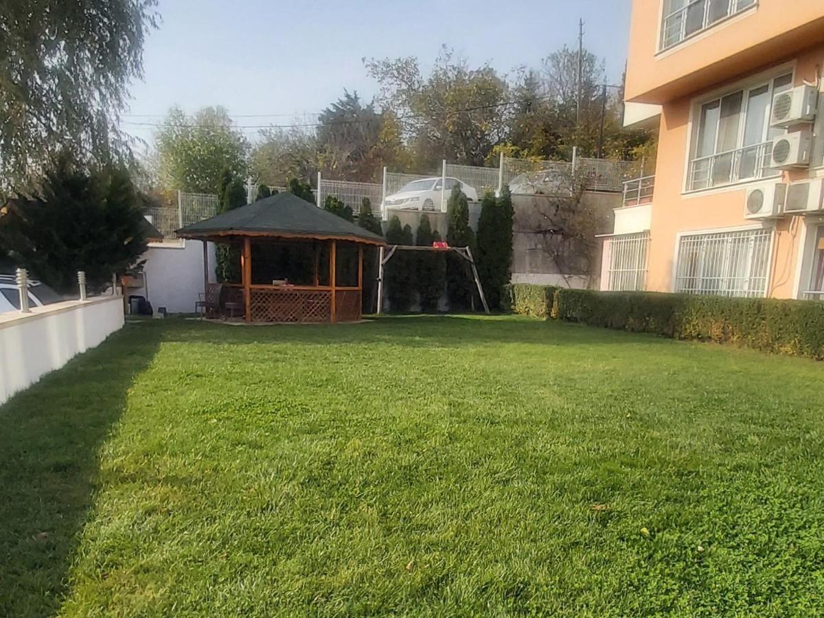 Saint Nicholas Varna Lovely 2 Bedroom Apartment With Sunny Garden Zewnętrze zdjęcie