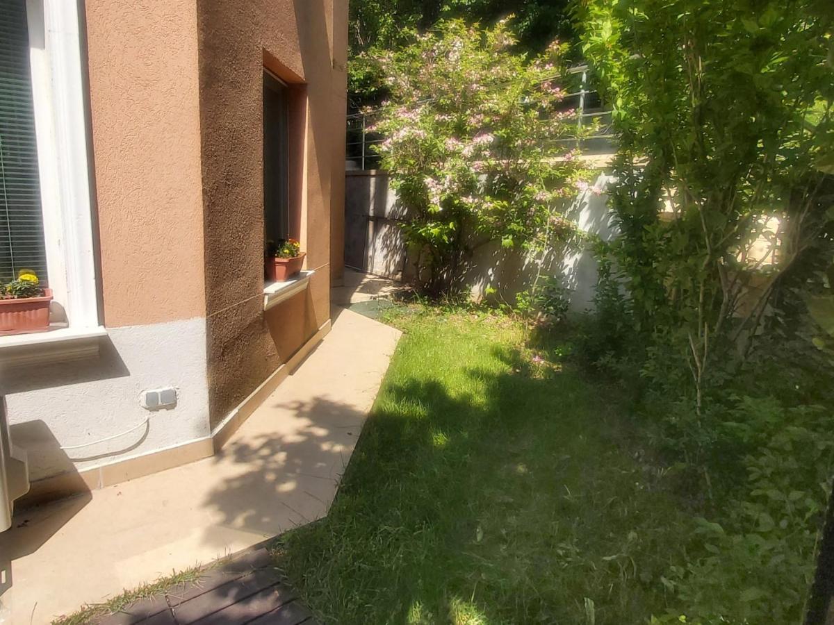 Saint Nicholas Varna Lovely 2 Bedroom Apartment With Sunny Garden Zewnętrze zdjęcie
